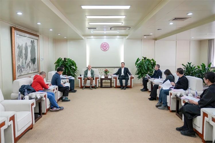 杨庆山会见南开北京校友会一行