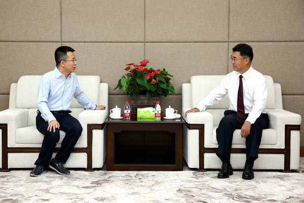 今日头条CEO张一鸣为首盏宝盈基金官网“校友灯”冠名揭牌