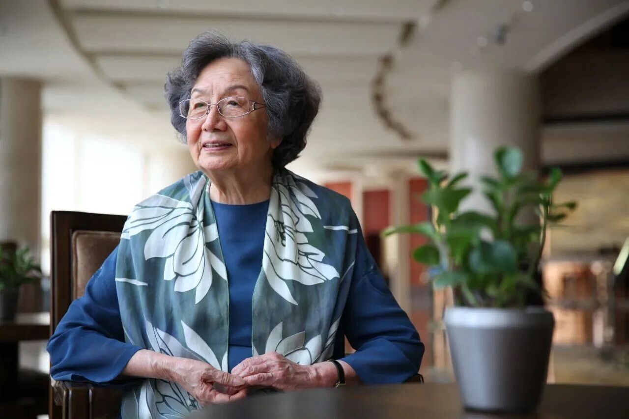 荷风依旧，诗魂永存！怀念叶嘉莹先生