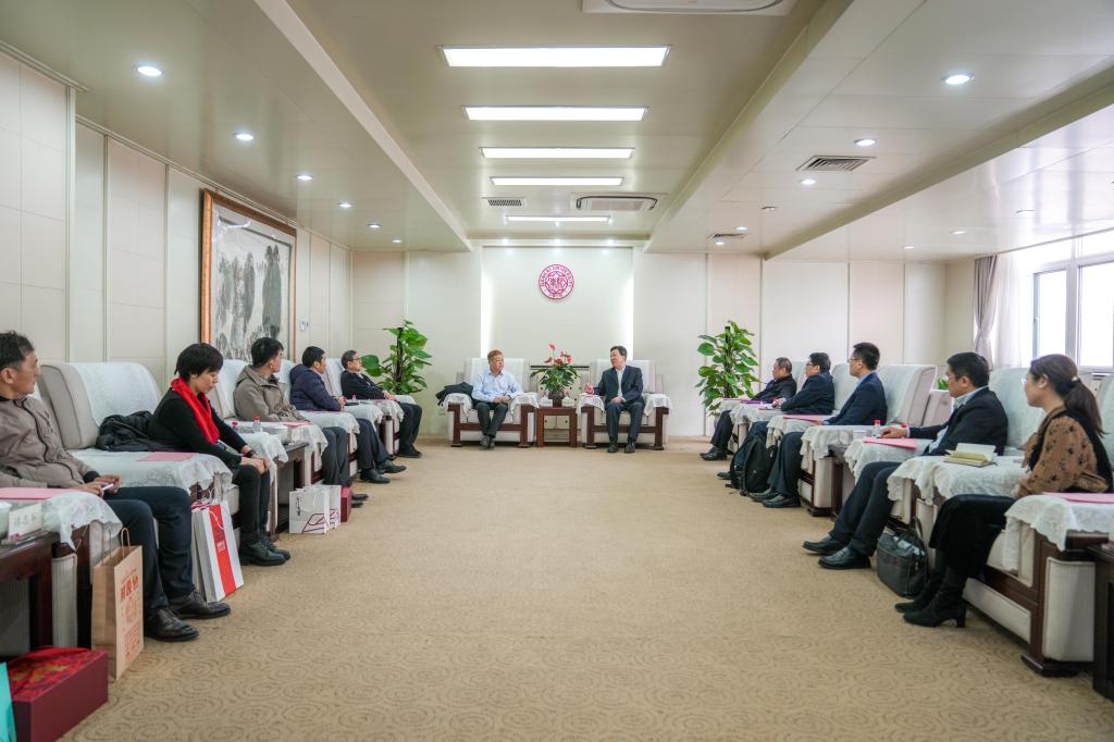擘雅集团客人来访我校