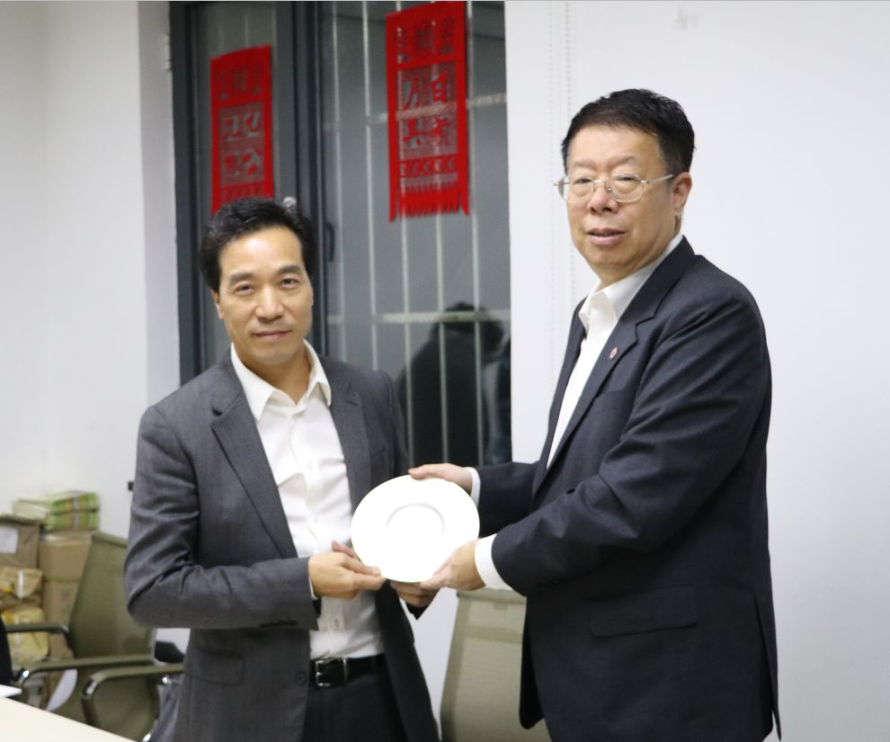 宝盈基金官网台湾经济研究所30周年庆，伍朝阳校友捐资200万献礼